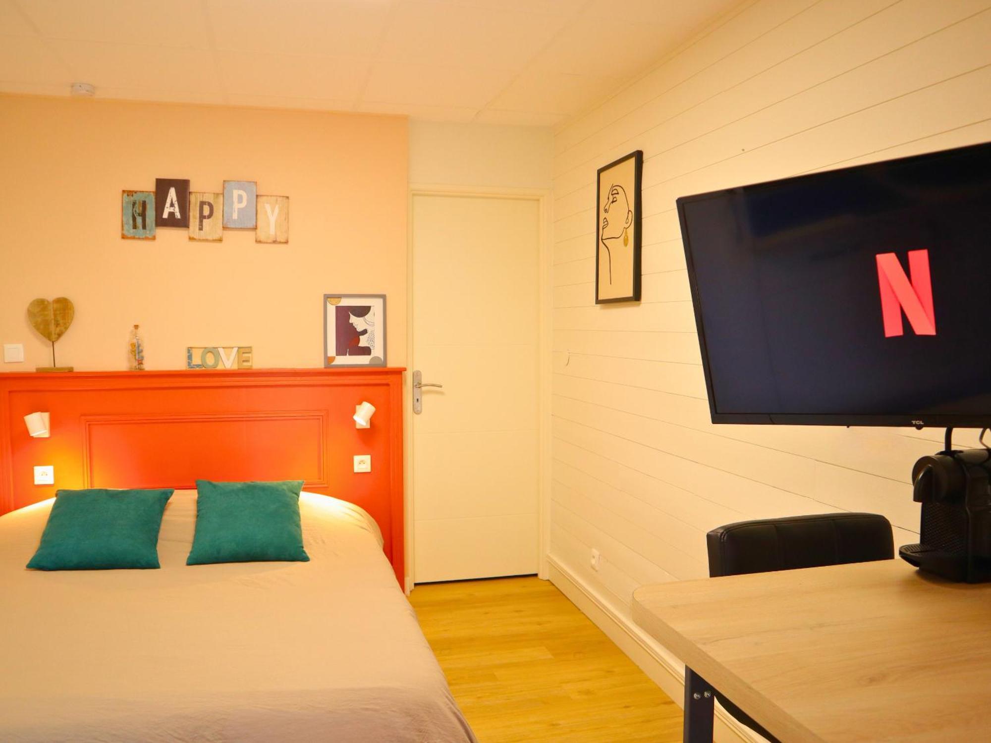 Studio Moderne Et Tout Equipe Au Coeur De Bourbourg - Gare A Proximite Ngoại thất bức ảnh