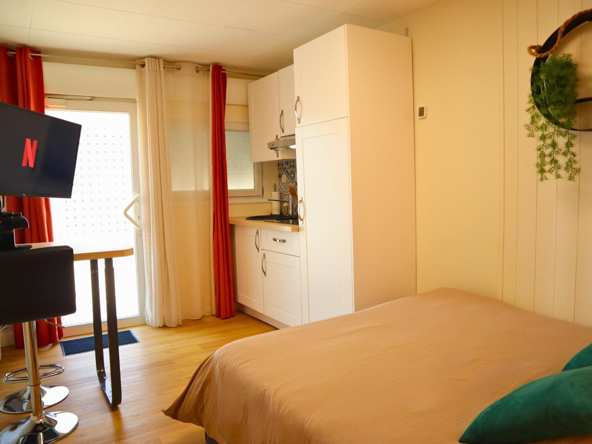 Studio Moderne Et Tout Equipe Au Coeur De Bourbourg - Gare A Proximite Ngoại thất bức ảnh