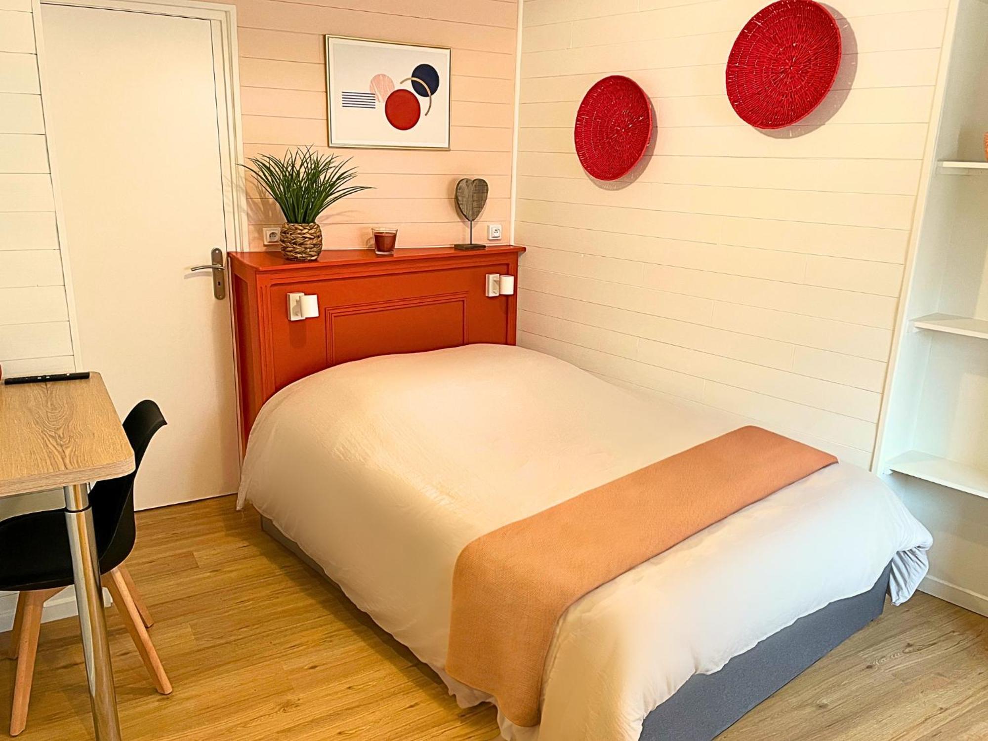 Studio Moderne Et Tout Equipe Au Coeur De Bourbourg - Gare A Proximite Ngoại thất bức ảnh